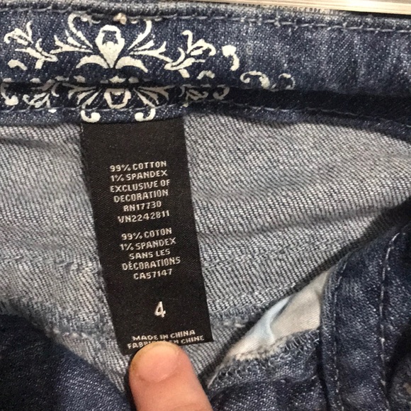 Paisley Sky studded with decorated pockets shorts - Picture 5 of 5